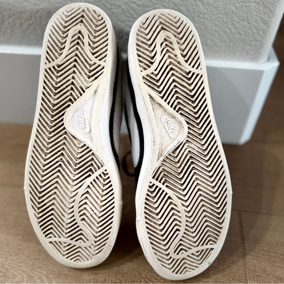 Nike Court Royale Black & White Shoes 8.5 Women’s Sneakers 749867010 - Picture 9 of 14